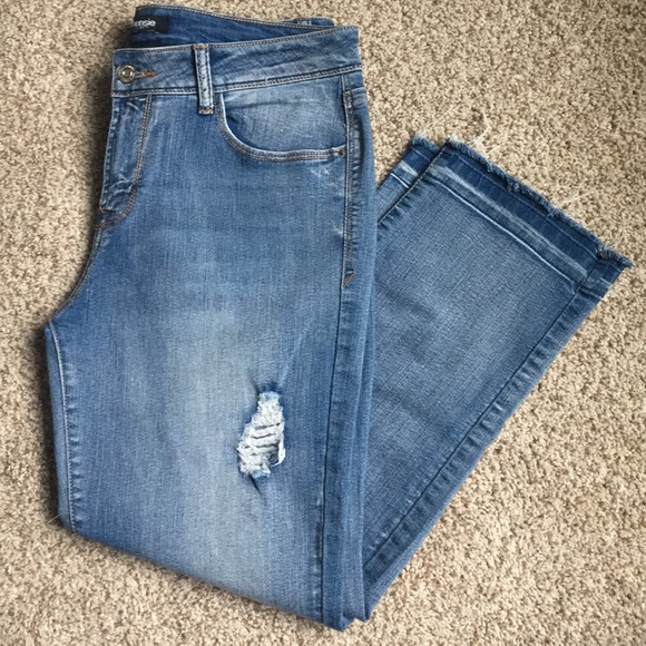 Kensie Denim - Kensie Jeans with frayed style hem Size 28